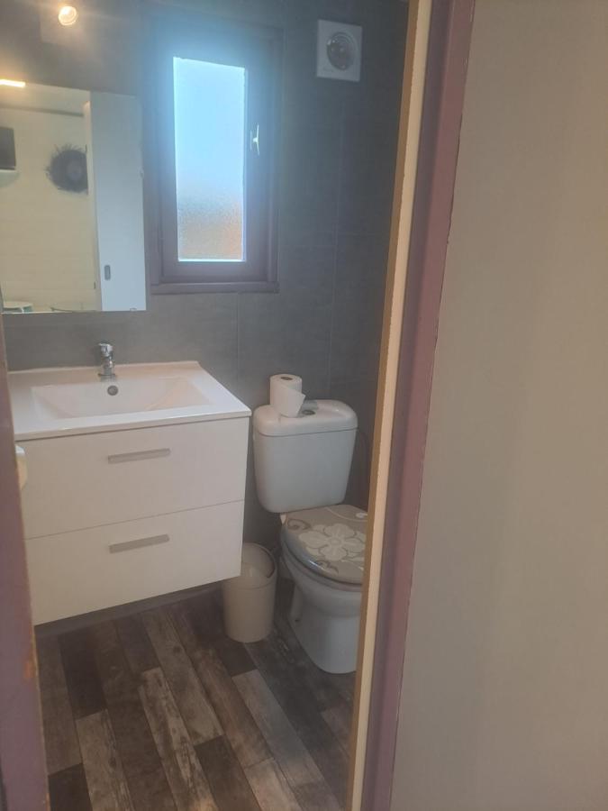 Chalet Pour 5 Personnes Equipe Sur Emplacement Privatif Dans Camping 4 Etoiles Appartenant Et Gere Par Un Particulier Hotel Foix Exterior photo