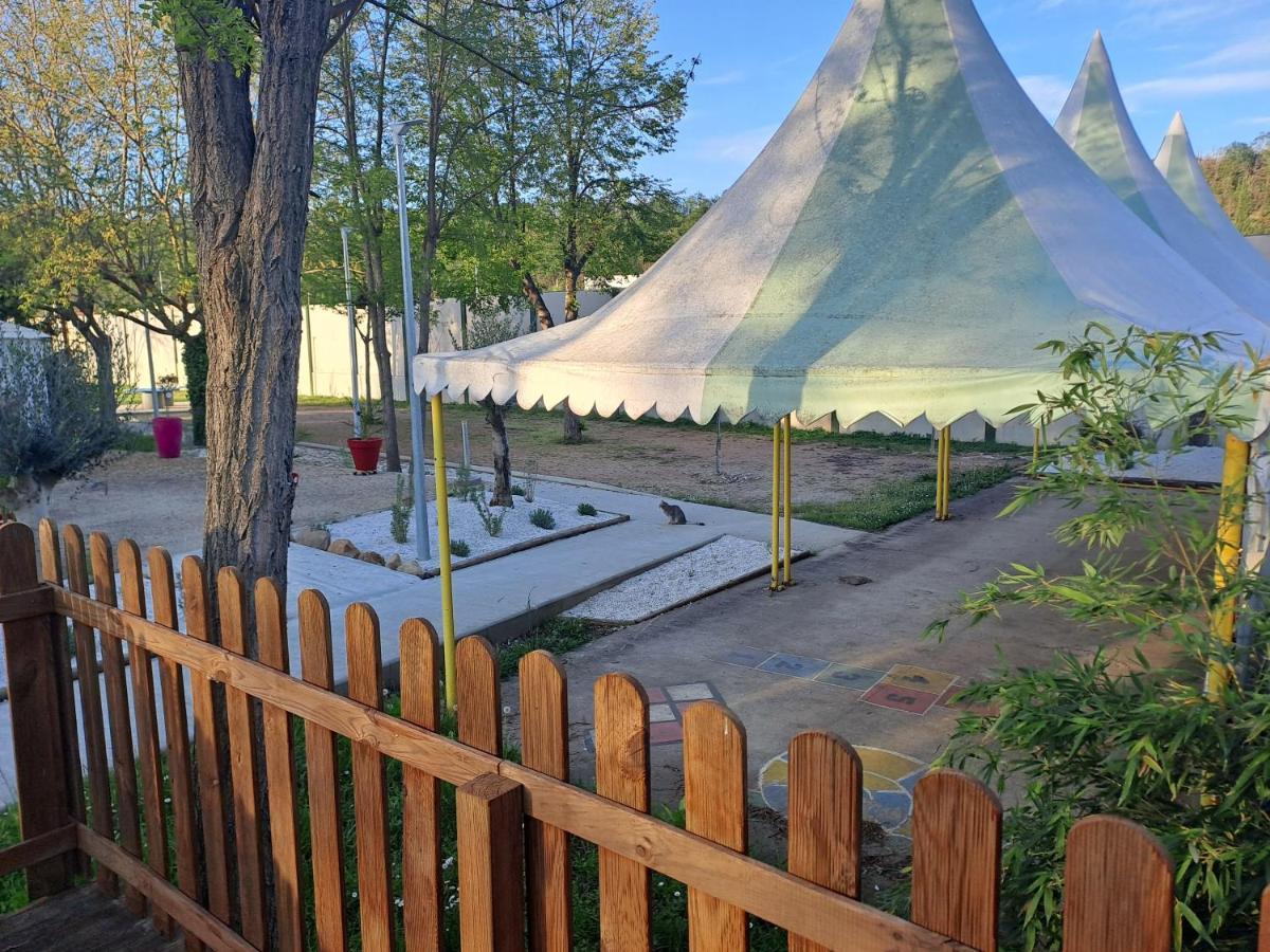 Chalet Pour 5 Personnes Equipe Sur Emplacement Privatif Dans Camping 4 Etoiles Appartenant Et Gere Par Un Particulier Hotel Foix Exterior photo
