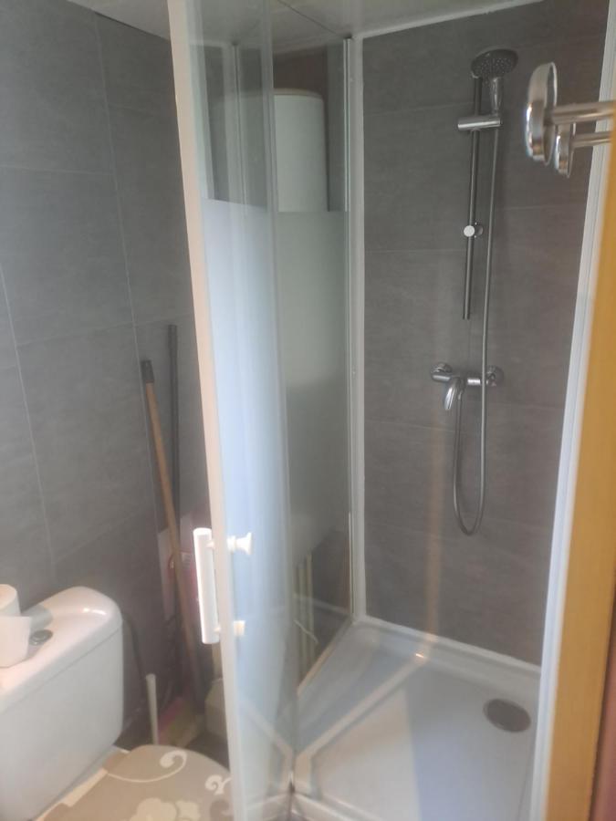 Chalet Pour 5 Personnes Equipe Sur Emplacement Privatif Dans Camping 4 Etoiles Appartenant Et Gere Par Un Particulier Hotel Foix Exterior photo